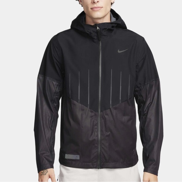 Nike Running Division Aerogami
Men's Storm-FIT ADV Running Jacket Size Large - Picture 1 of 6